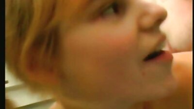 Сексът с porno s lezbiiki азиатка започна със сочна женска путка и продължи с чукането.