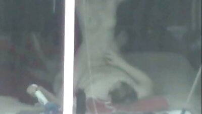 Руската кучка накара момчето да си оближе краката и секс клипове онлайн седна върху лицето на мъжкаря.