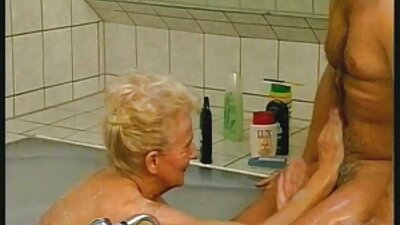Руска брюнетка със pono klipove свински опашки се чука на маслен масаж.