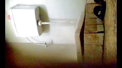 Младата руска уличница Фокси Ди реши да прави секс с таксиметров шофьор. porno lezbiiki