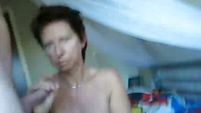 Дебела мащеха чука сина си секс клипове на живо с пръчка в задника.