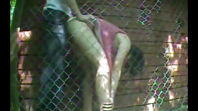 Палава лесбийка sex klipcheta играе путка по лицето на приятелката си.